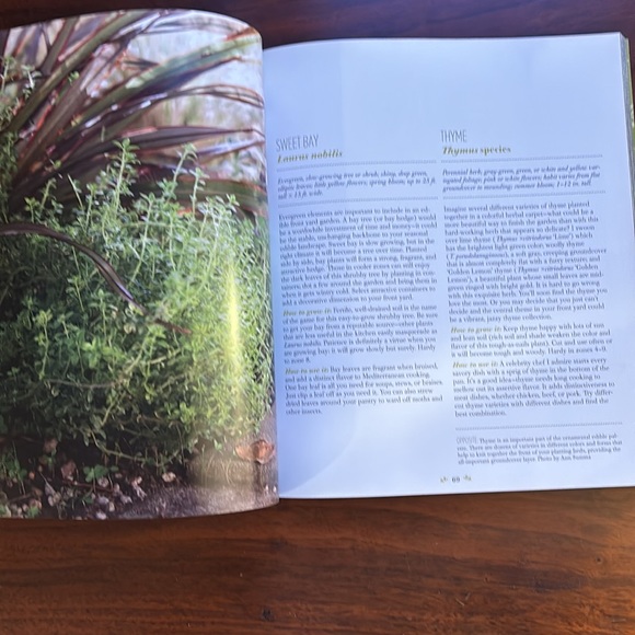 The Edible Front Yard. The Mow Less, Grow More Plan for a Bountiful Garden - Picture 10 of 16